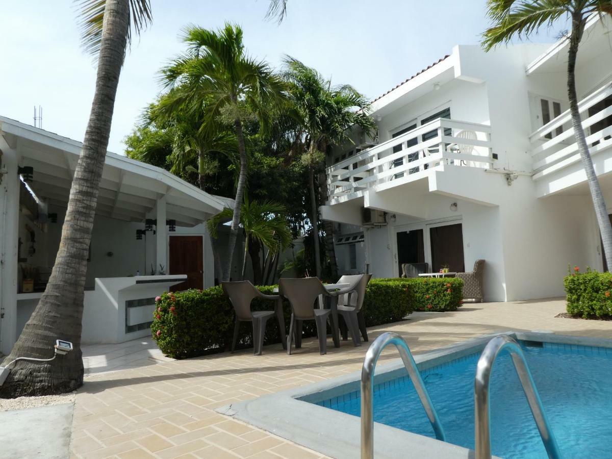 Bubali Villa & Apartments Palm Beach Exterior photo